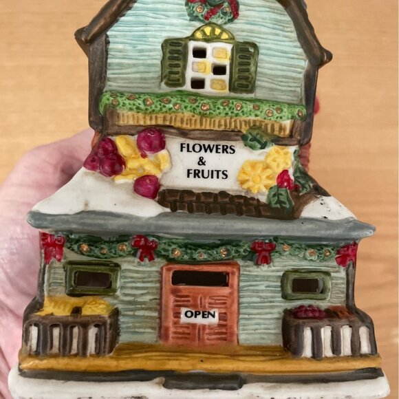 Vtg Christmas Village House Flowers & Fruits Shop Lighted Ceramic Holiday Decor - Picture 5 of 8